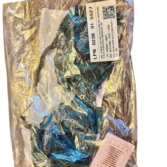 Savage X Fenty Women's SHINING STAR EMBROIDERED HALF CUP PLUNGE BRA 36B NWT - Picture 4 of 4